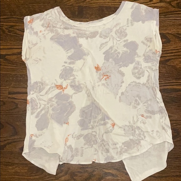 T-shirt - Picture 1 of 3